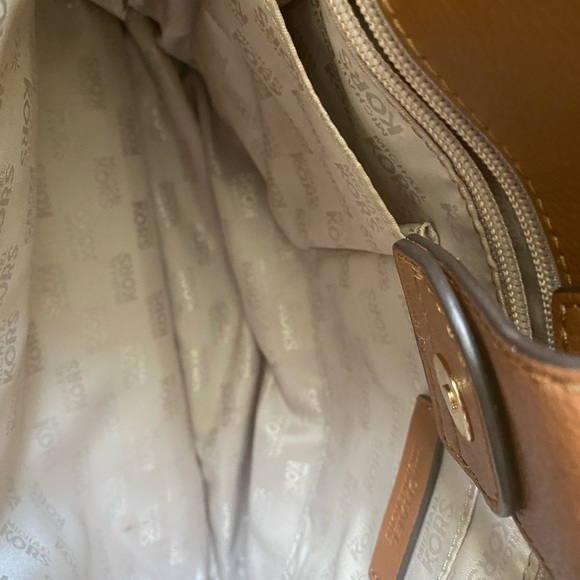 🍁SOLD🍁Michael Kors handbag - Picture 15 of 16